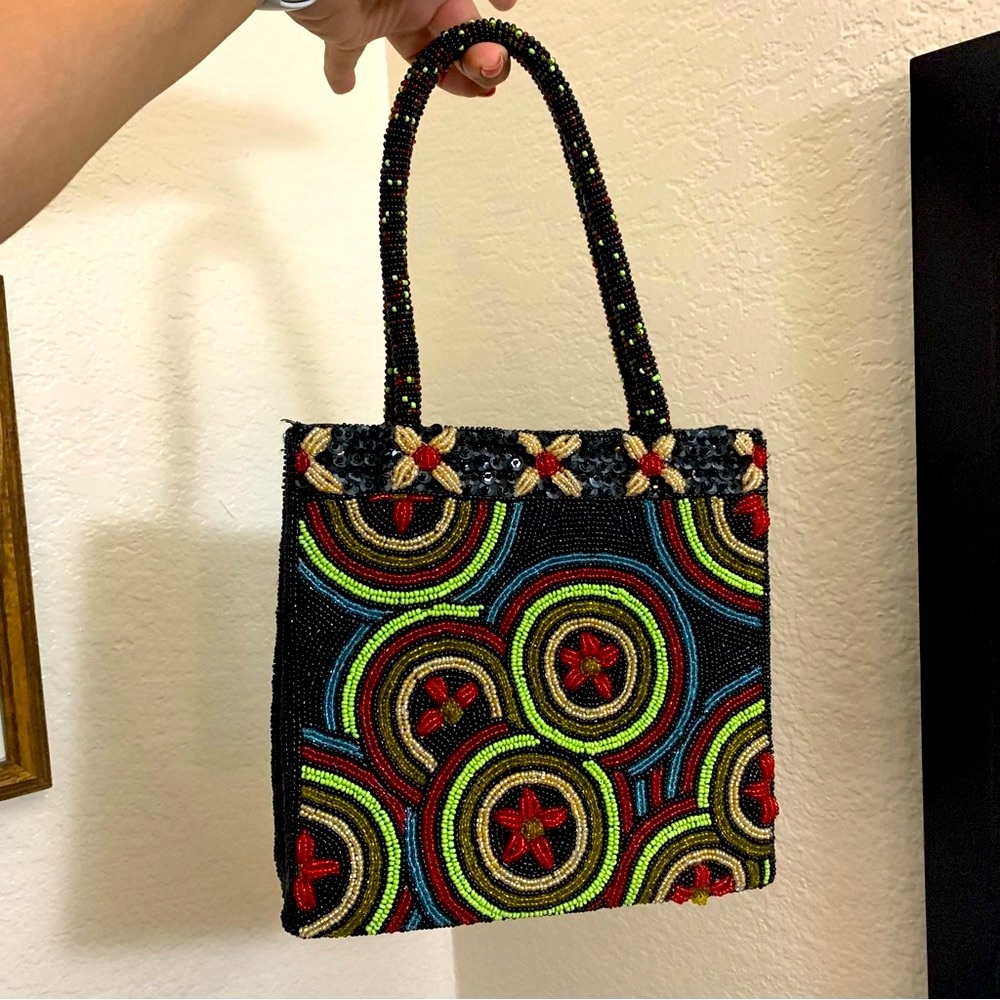 Arrow Designs Hand made beaded handbag 🌺